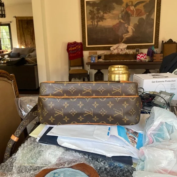 Louis Vuitton Brown and Tan Monogram Bag - Picture 14 of 16